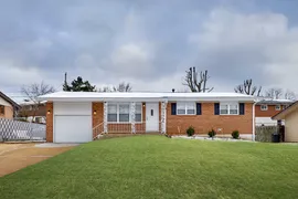 3918 Southern Aire Dr, St. Louis MO, 63125